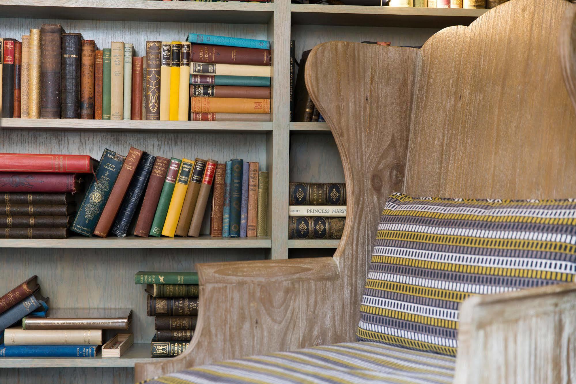 Judge'S Lodging York Luaran gambar The library