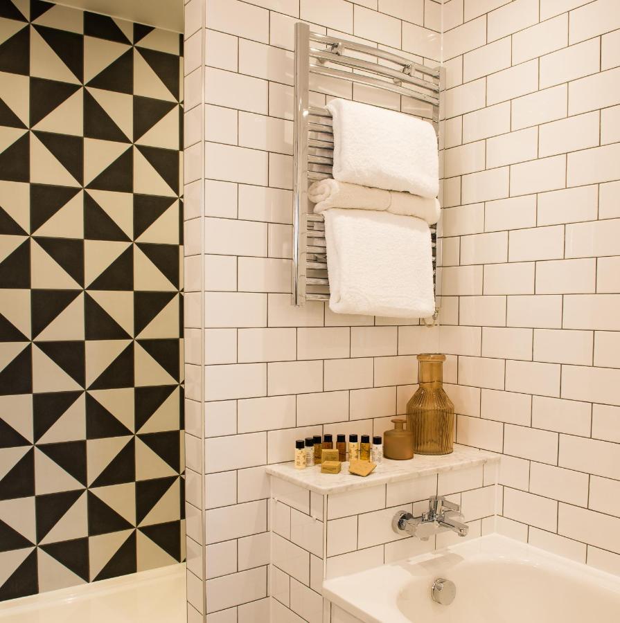 Judge'S Lodging York Luaran gambar Metro tiles in a bathroom