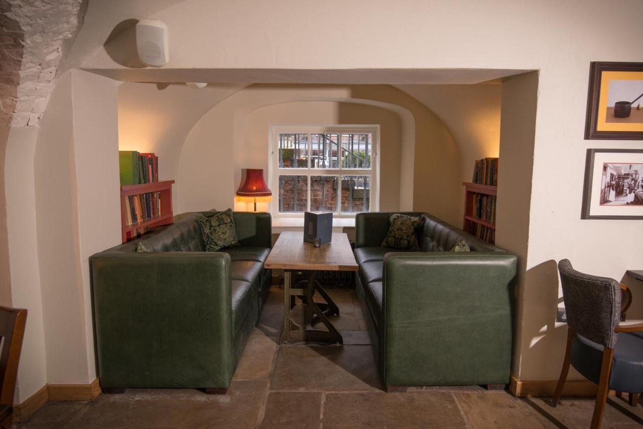Judge'S Lodging York Luaran gambar The library