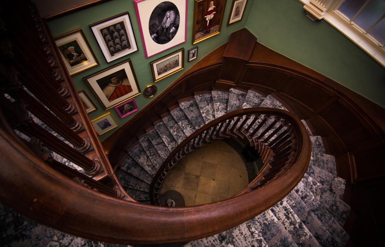 Judge'S Lodging York Luaran gambar The spiral staircase